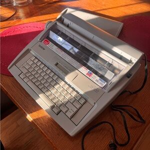 Brother GX-8250 tested and works Electronic Typewriter